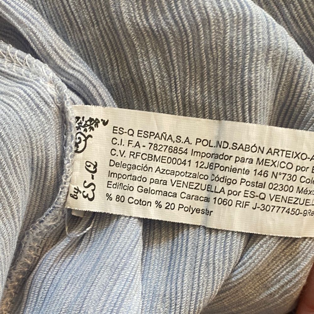 Floral Lace Light Blue and Cream Sleeveless Blouse - Picture 6 of 6